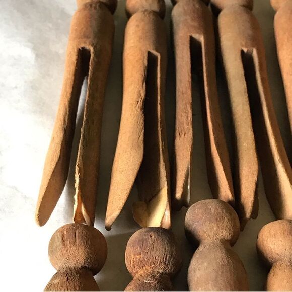 Vintage Weathered All Wood Round Top Push Clothespins (25) - Picture 14 of 16